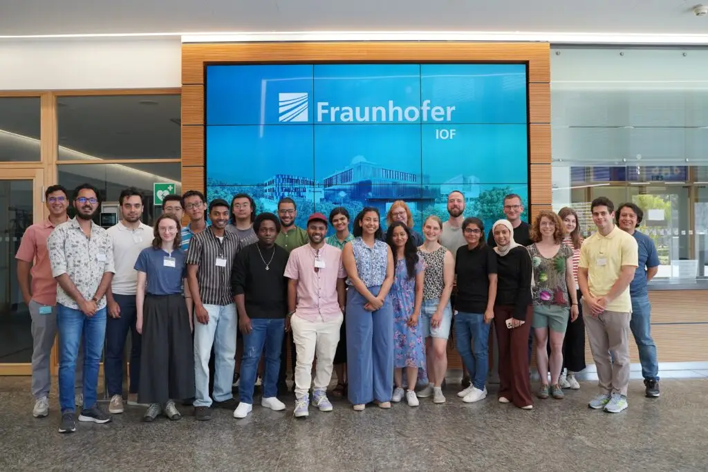Teilnehmende des Hackathons als Gruppenfoto